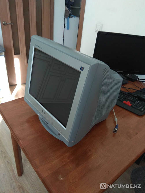 Монитор LG CRT VGA Алматы - изображение 2