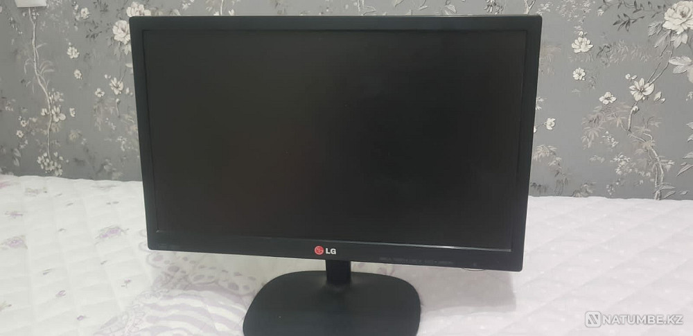LG 19 inch monitor in excellent condition for sale Almaty - photo 1