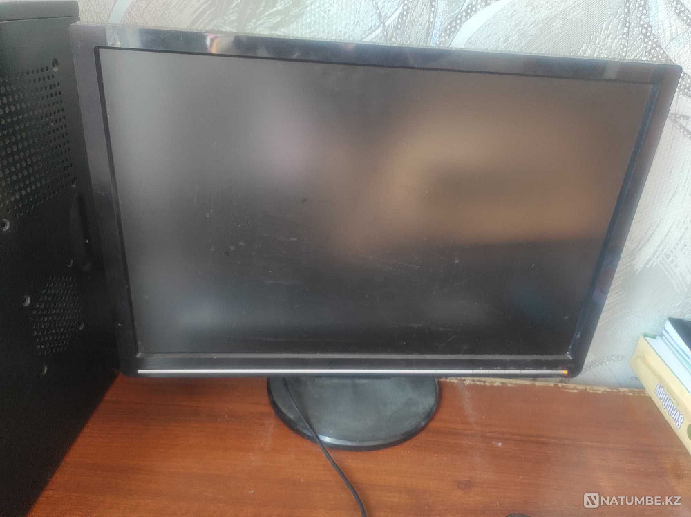 Монитор без кабеля и VGA 8000 тг Алматы - изображение 1