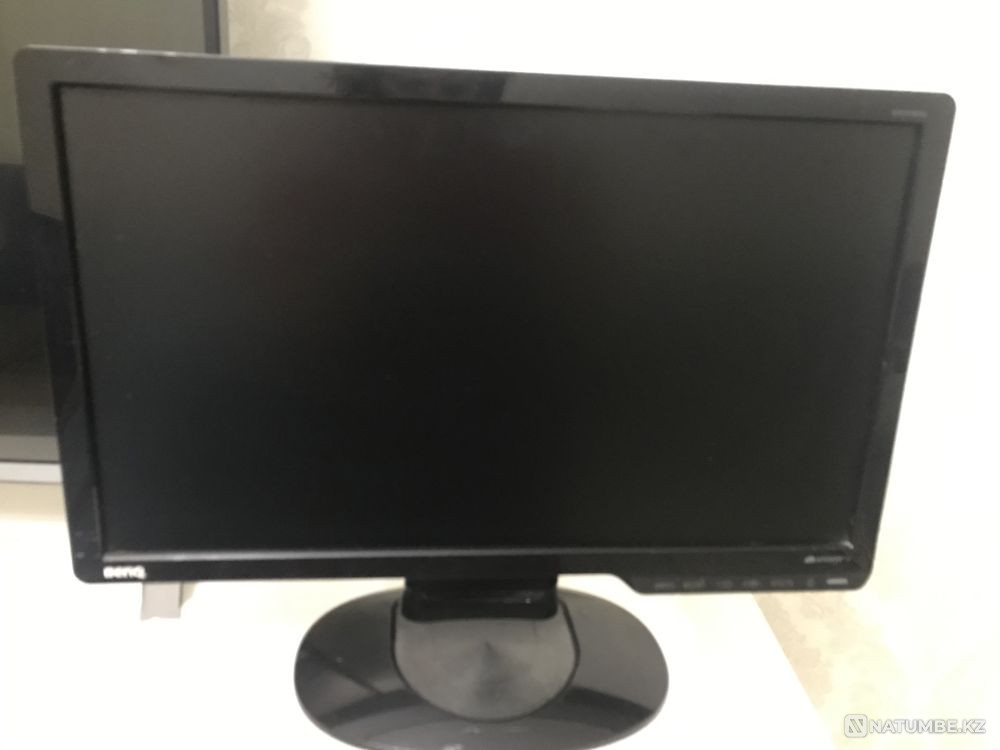 BenQ monitor in working condition 18.5 inches Almaty - photo 1