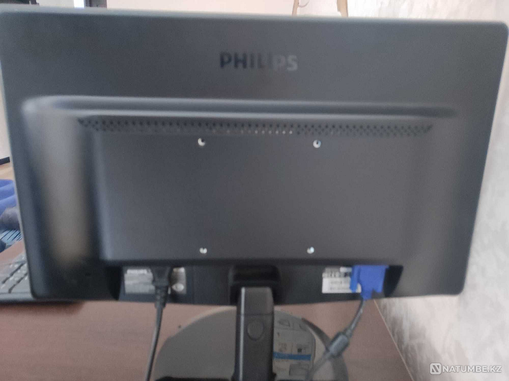 Монитор Philips 196V3L Алматы - изображение 3