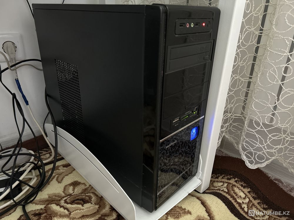 Computer and monitor and desk Almaty - photo 4