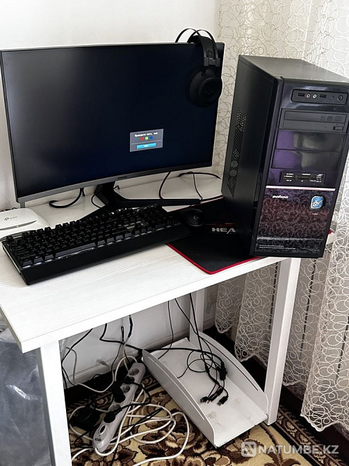 Computer and monitor and desk Almaty - photo 1