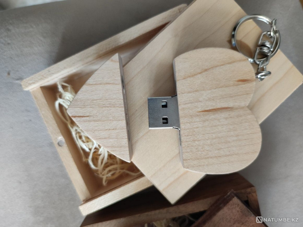 Флешка 32 gb usb 2.0 юсьби кулон в упаковке сердце подарок Алматы - изображение 3