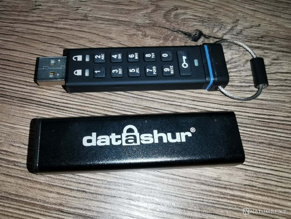 Secure USB drive iStorage DatAshur Flash Drive 16Gb Almaty - photo 2