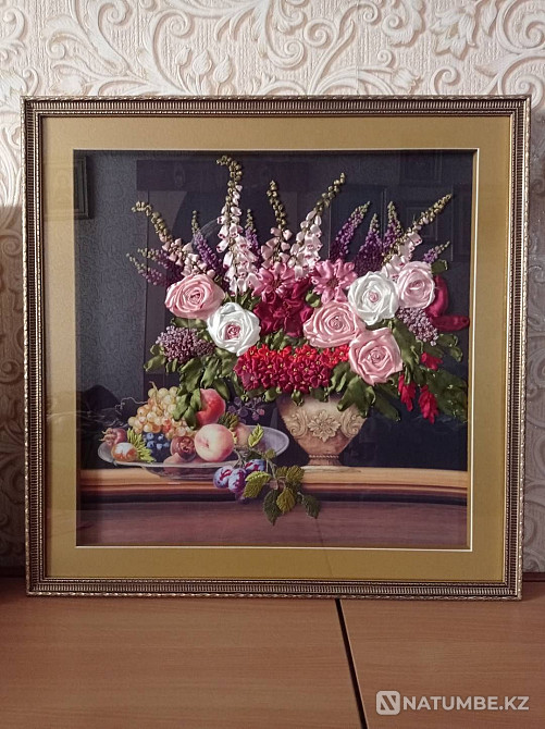 Картина вышитая лентами 3D авторская натюрморт в раме подарок девушке  - изображение 1