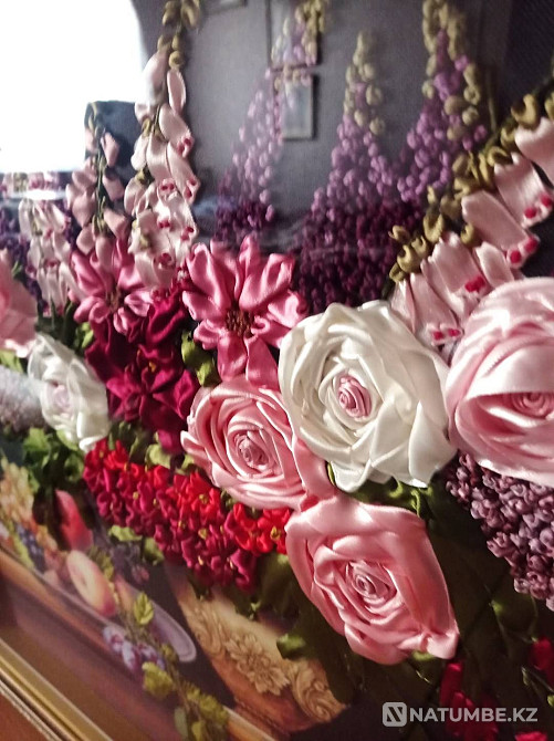 Картина вышитая лентами 3D авторская натюрморт в раме подарок девушке  - изображение 3