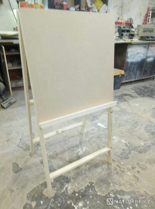 Selling new easel  - photo 3