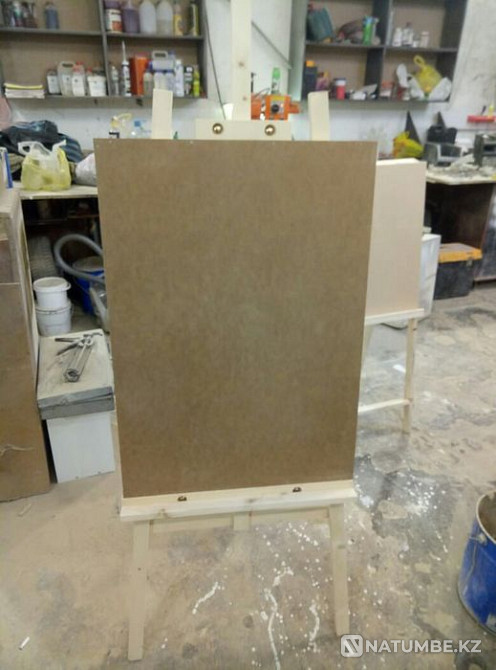 Selling new easel  - photo 2