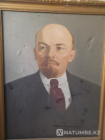 Lenin painting urgently  - photo 2