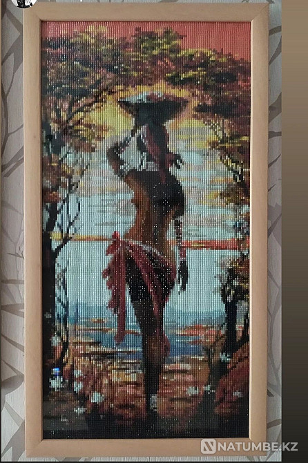 Selling paintings made of rhinestones  - photo 7