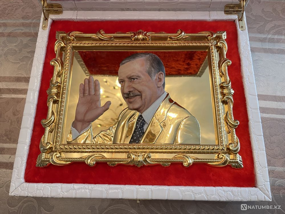 Портрет опыленный золотом в рамке  - изображение 2