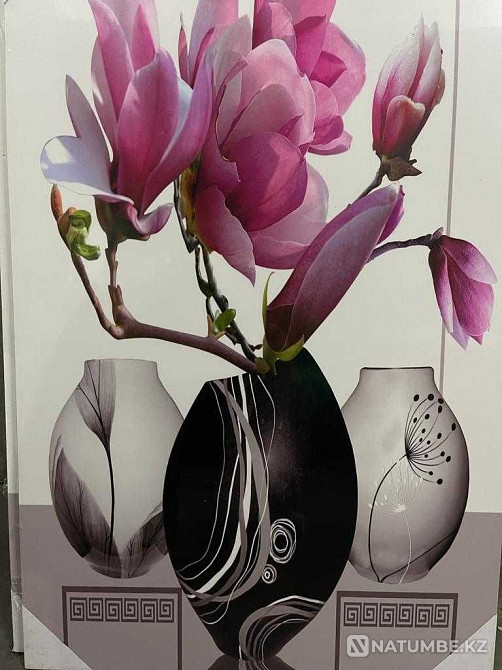 Set of photo reproductions of interior wall hangings  - photo 2