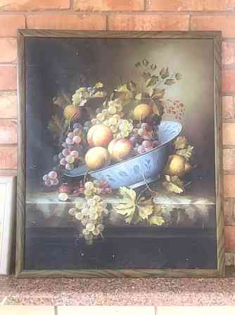 Картина на холсте и картина в багетной раме 