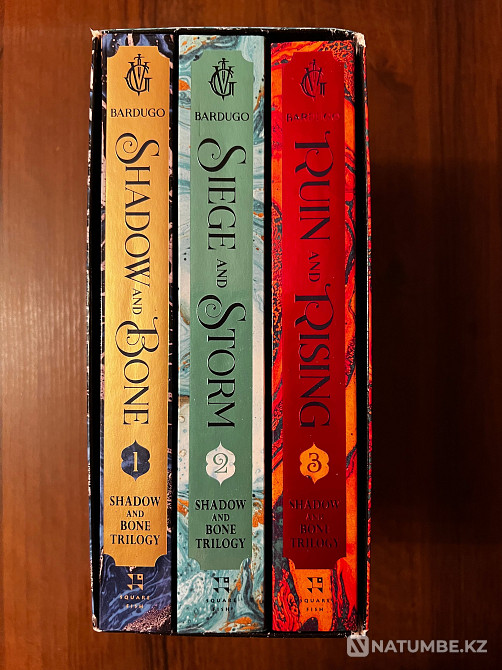 Grishaverse Shadow and Bone by Leigh Bardugo in English (Shadow and Bone) Almaty - photo 1
