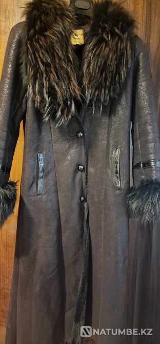 Қымбат емес әйелдер Қой терісінен жасалған пальто  Алматы - изображение 1