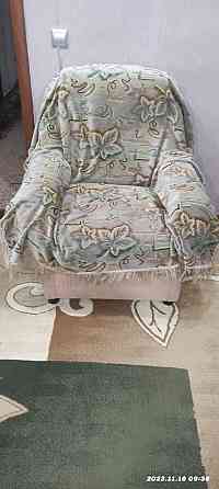 Продам диван с двумя креслами  Алматы