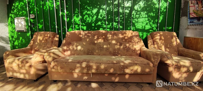 Продам диван с двумя креслами Алматы - изображение 1