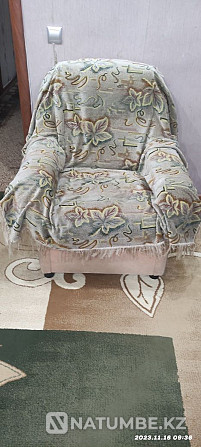 Продам диван с двумя креслами Алматы - изображение 2