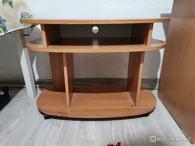 Продам подставку и стол Алматы - изображение 1