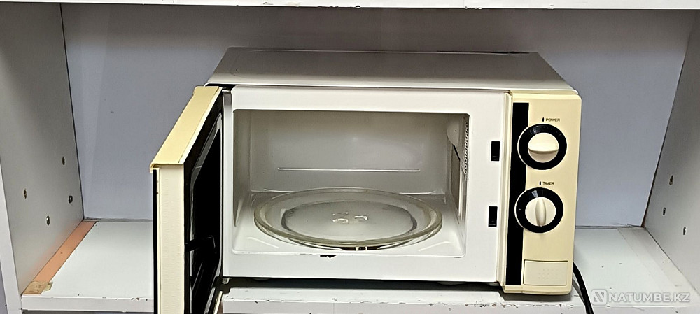 Selling a microwave oven Almaty - photo 4
