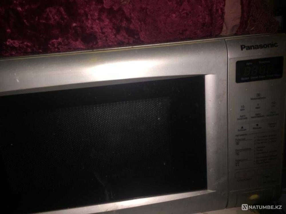 продам микроволновку panasoniс б/у Алматы - изображение 1