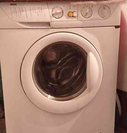 Продам стиральную машину Zanussi на запчасти  Алматы