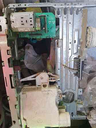 Продам стиральную машину Zanussi на запчасти  Алматы