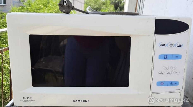 Қосалқы бөлшектерге арналған Samsung микротолқынды пеші  Алматы - изображение 1