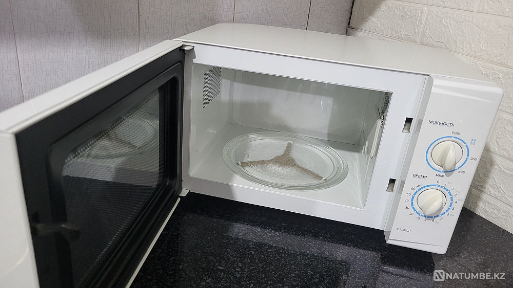 Продам микроволновую печь LG Алматы - изображение 2