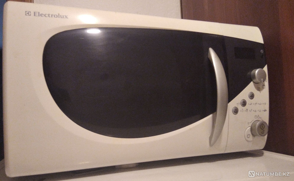 Microwave oven Electrolux Almaty - photo 1