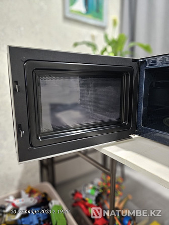 Selling a used Samsung microwave Almaty - photo 1