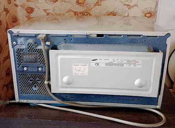 Продам микроволновую печь - гриль SAMSUNG на запчасти. Almaty