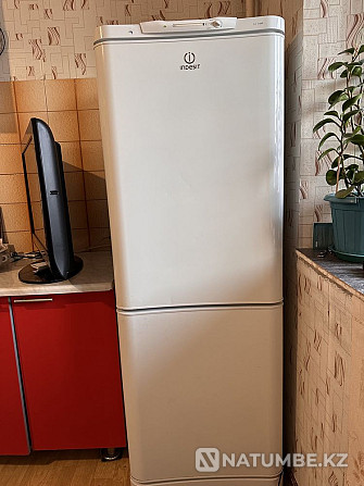 Indesit тоңазытқышын сату; қосалқы бөлшектер үшін  Алматы - изображение 1