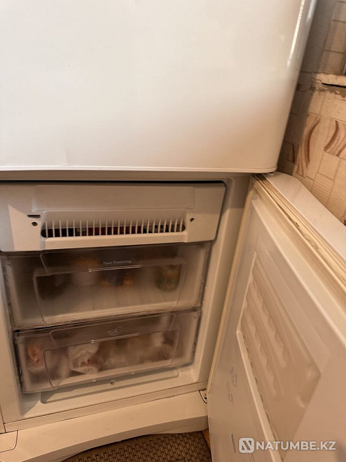 Продаю холодильник Indesit; на запчасть Алматы - изображение 2
