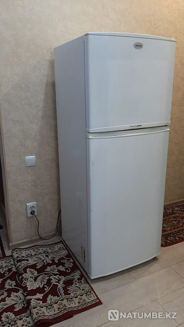 Selling a 2-chamber Samsung self-defrosting refrigerator. I can deliver Almaty - photo 2