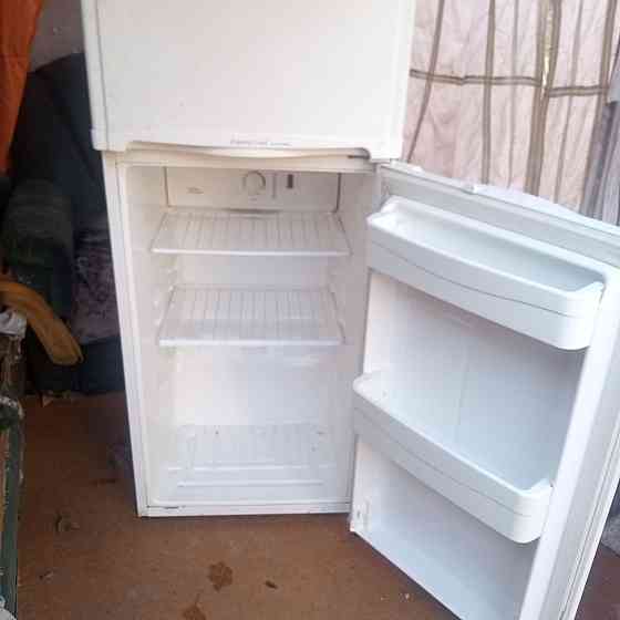 Продам холодильник; не работает; и отдам в подарок телевизор рабочий ) Almaty