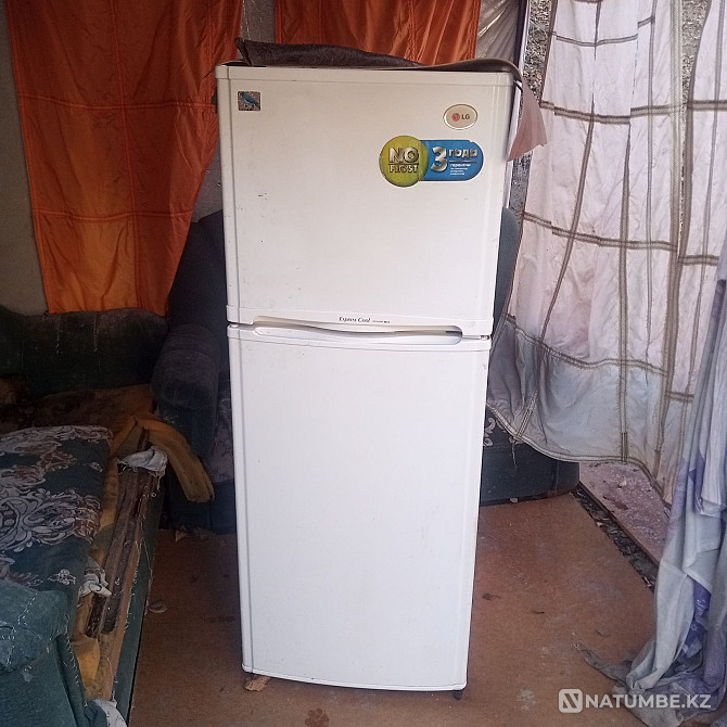 Selling a refrigerator; does not work; and I’ll give you a working TV as a gift) Almaty - photo 2