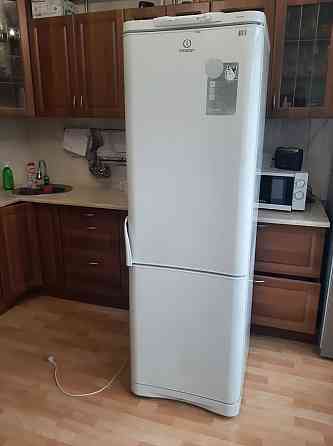 Продам холодильник Б/У indesit Almaty