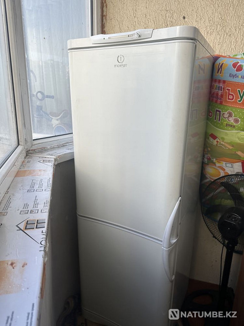 Продам холодильник Indesit Алматы - изображение 1