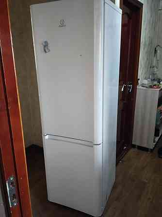 Продам холодильник Indesit Almaty