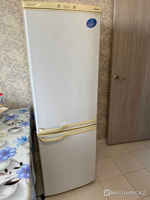Холодильник Samsung б/у Алматы - изображение 1