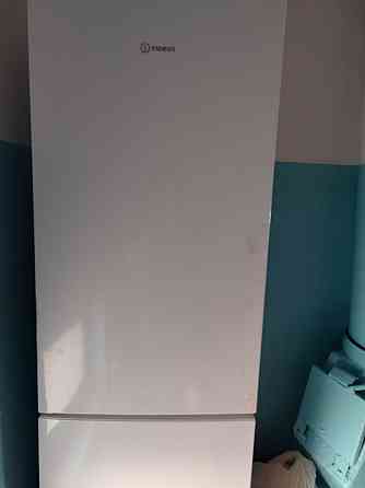 Продам холодильник Indesit Almaty