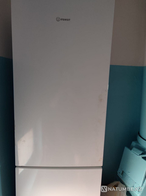 Продам холодильник Indesit Алматы - изображение 3