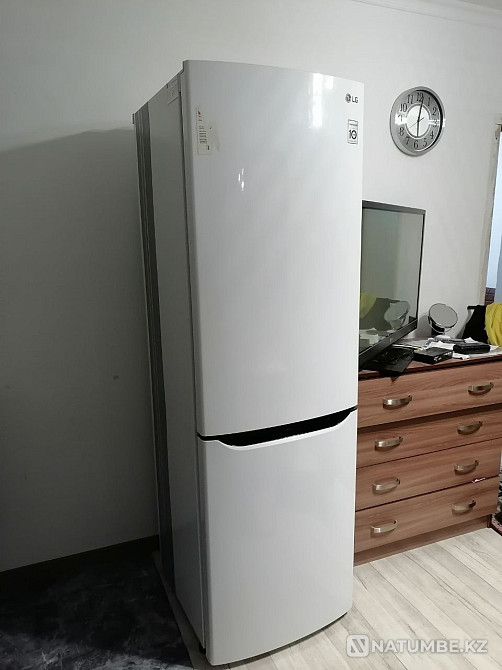 Холодильник LG; все отлично работает. На ремонте не был. Алматы - изображение 1