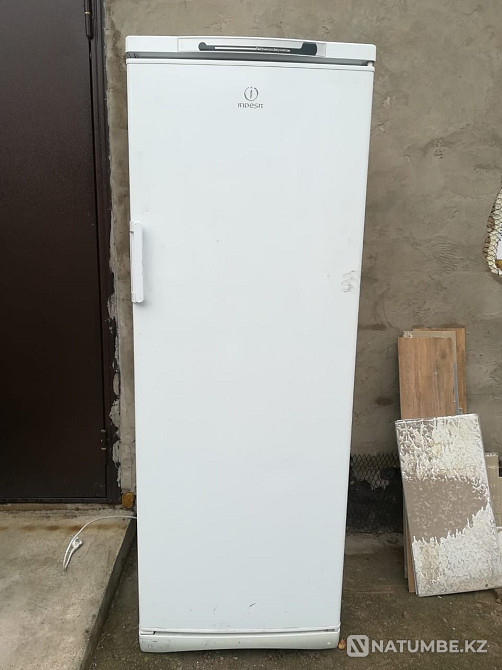 Холодильник б/у Indesit Алматы - изображение 1