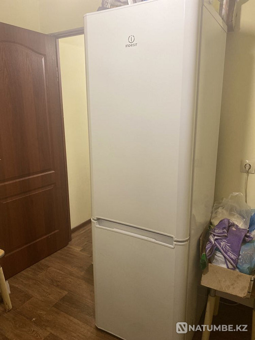 Selling refrigerator indezit; fully operational Almaty - photo 1
