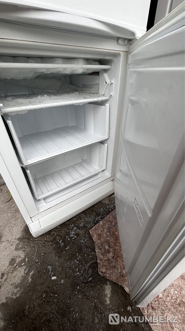 Срочно продам холодильник индезит Алматы - изображение 3