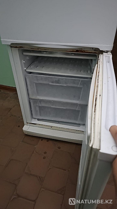 Продам холодильник indesit Алматы - изображение 3