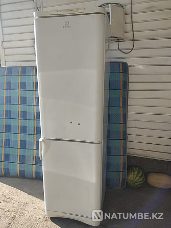 Selling a working refrigerator Almaty - photo 2